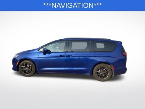 Used 2018 Chrysler Pacifica Touring-L Plus w/ Advanced Safetytec Group FWD image 2