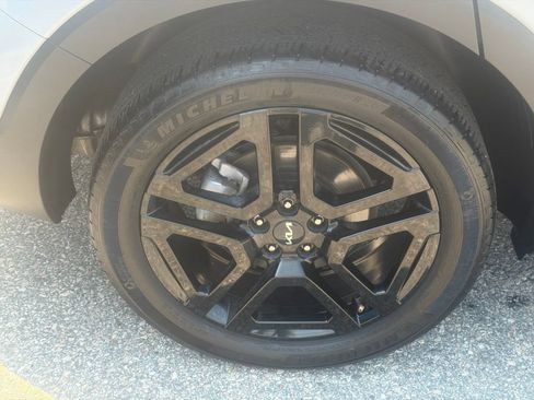 Used 2024 Kia Telluride EX X-Line AWD/4WD image 13