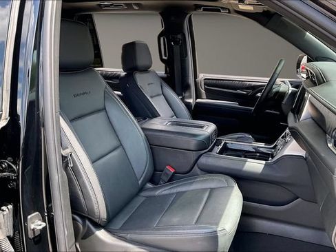 Used 2024 GMC Yukon Denali AWD/4WD image 7