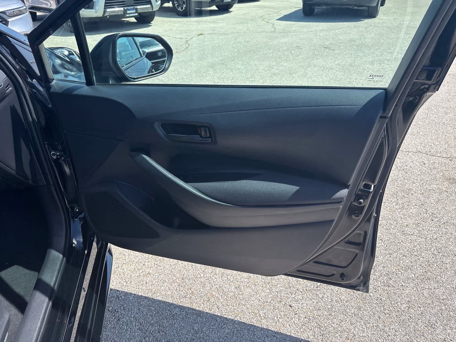 Used 2025 Toyota Corolla LE FWD image 8