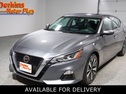 Used 2021 Nissan Altima 2.5 SV w/ SV Premium Package