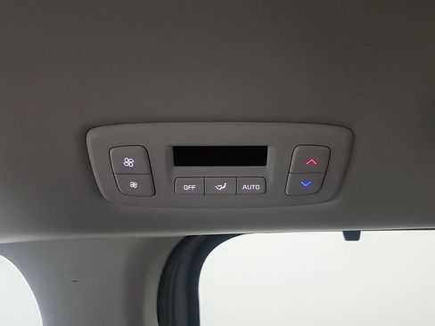 Used 2024 Kia Carnival EX image 26