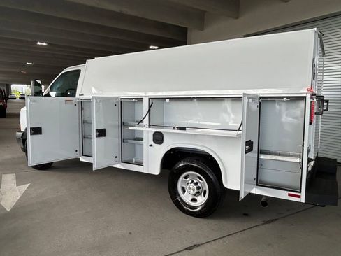 New 2025 Chevrolet Express 3500 w/ Power Convenience Package image 23