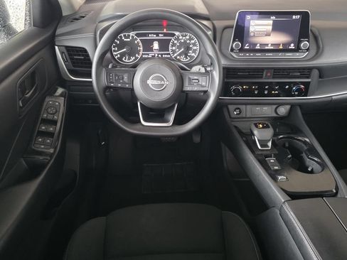 Used 2024 Nissan Rogue S FWD image 11