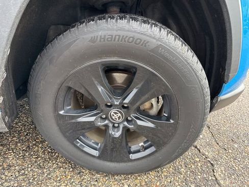 Used 2021 Toyota RAV4 XLE image 4