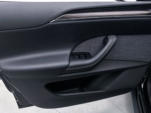 Used 2022 Tesla Model X image 16