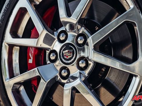 Used 2014 Cadillac CTS V RWD image 3