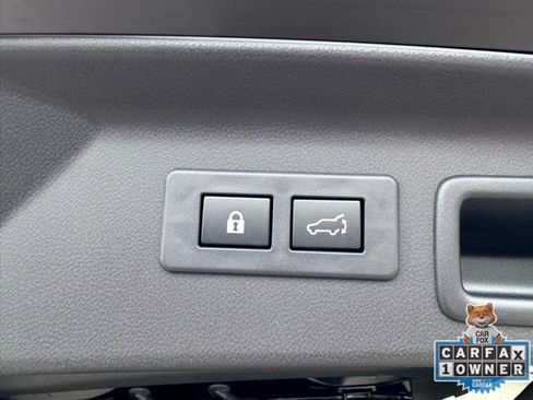 Used 2025 Subaru Forester Premium AWD/4WD image 24