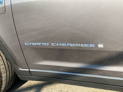 Used 2024 Jeep Grand Cherokee Limited 4xe AWD/4WD image 10