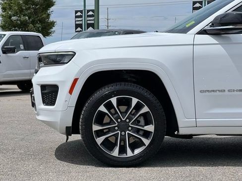 Used 2023 Jeep Grand Cherokee L Overland w/ Luxury Tech Group IV AWD/4WD image 4
