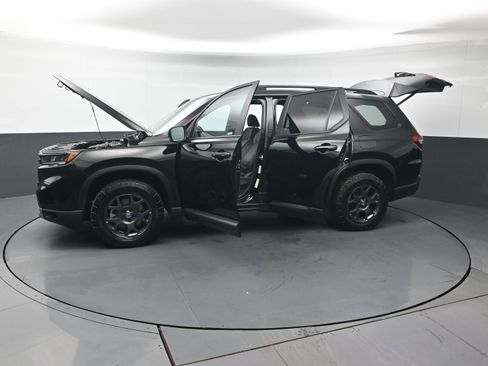 Certified 2023 Honda Pilot TrailSport image 45