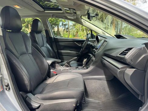 Used 2017 Subaru Impreza 2.0i Limited AWD/4WD image 3
