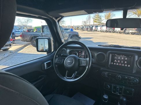 Used 2018 Jeep Wrangler Unlimited Sport S image 47