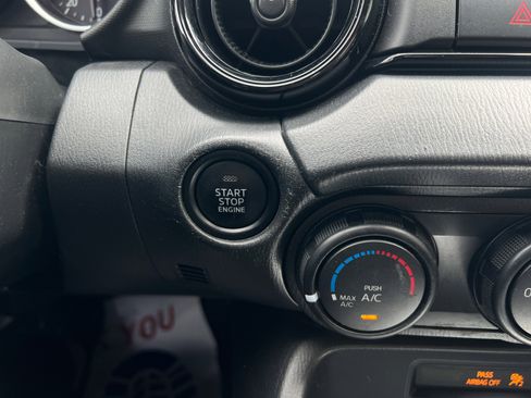 Used 2022 MAZDA MX-5 Miata Sport image 32