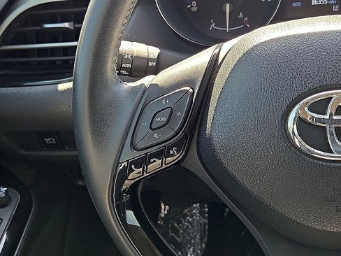 Used 2021 Toyota C-HR Limited FWD image 19