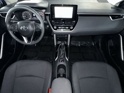 Used 2025 Toyota Corolla Cross LE FWD image 24