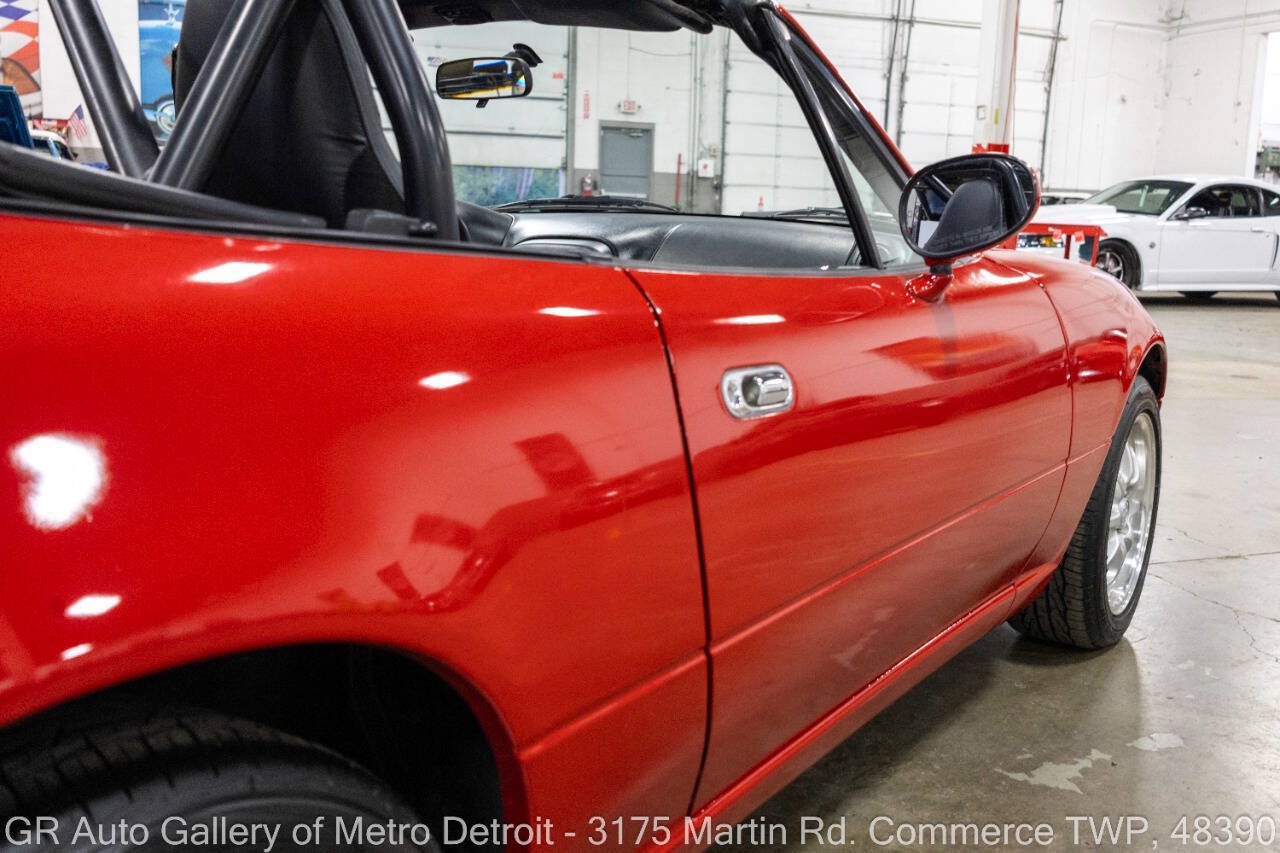 Used 1996 MAZDA MX-5 Miata RWD image 22