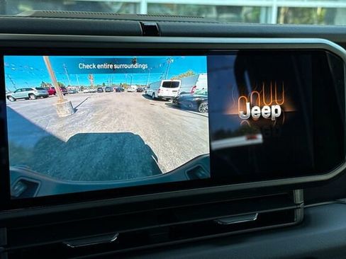 New 2025 Jeep Gladiator Sport image 18