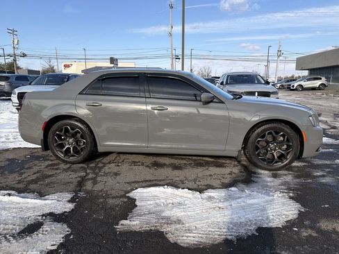 Used 2019 Chrysler 300 S w/ 300S Premium Group image 6