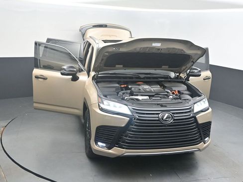 Used 2025 Lexus LX 700h Overtrail image 56