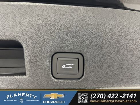 Used 2025 Chevrolet Traverse LT w/ Sun and Wheel Package FWD image 20