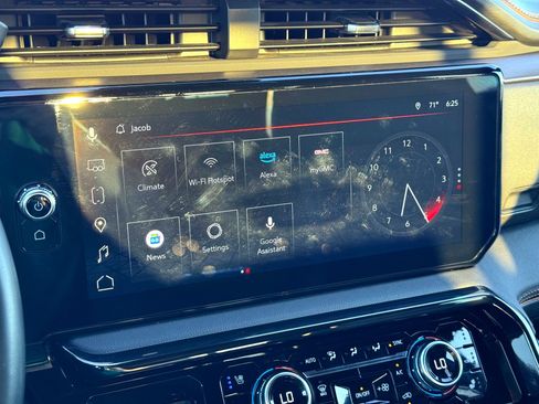 Used 2024 GMC Sierra 2500 AT4 w/ AT4 Premium Plus Package image 32