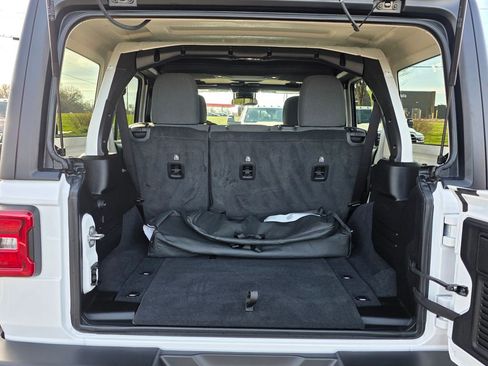Used 2024 Jeep Wrangler Willys image 34
