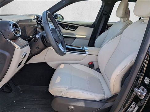 Used 2024 Mercedes-Benz GLC 300 4MATIC image 13