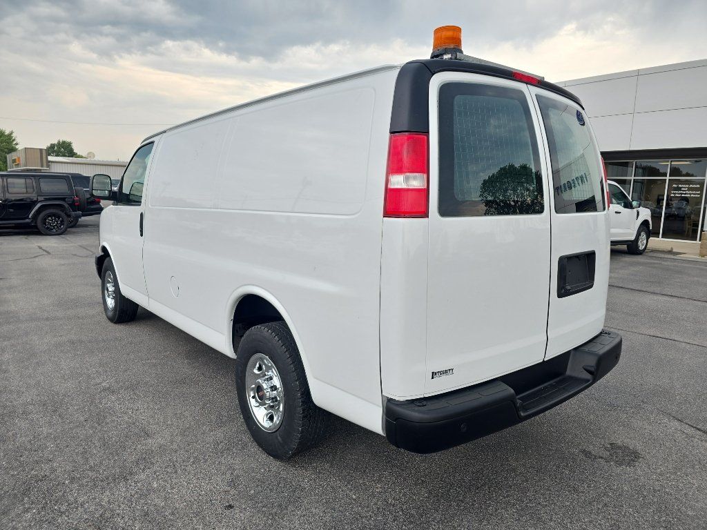 Used 2017 GMC Savana 2500 w/ All Terrain Package RWD image 8