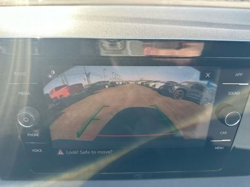 Used 2025 Volkswagen Jetta SE image 14