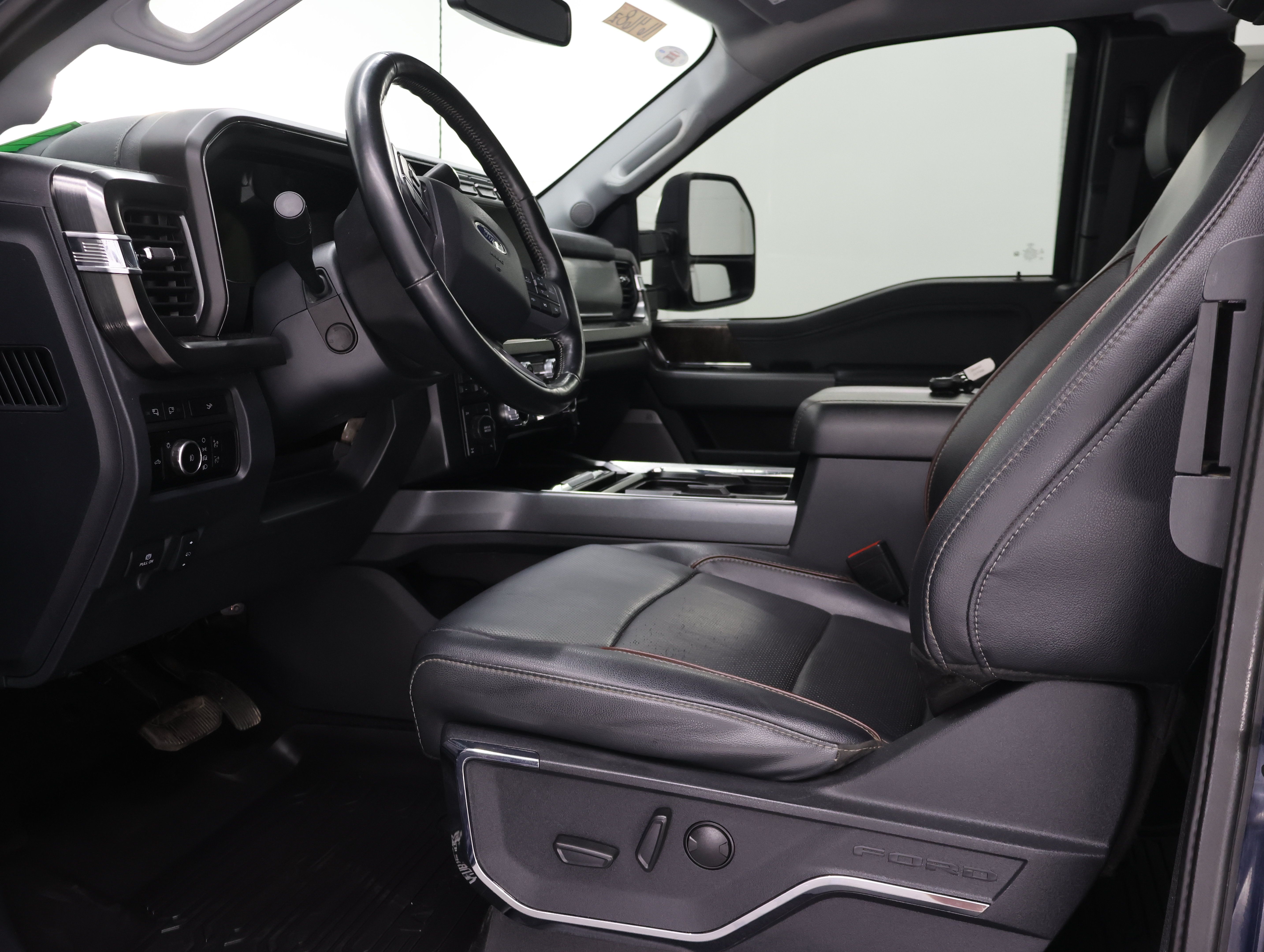 Used 2023 Ford F350 Lariat w/ FX4 Off-Road Package AWD/4WD image 8