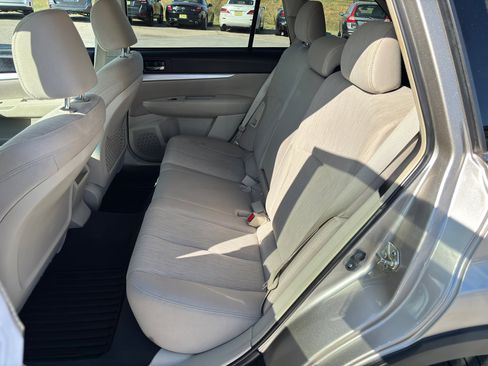 Used 2014 Subaru Outback 2.5i Premium image 22