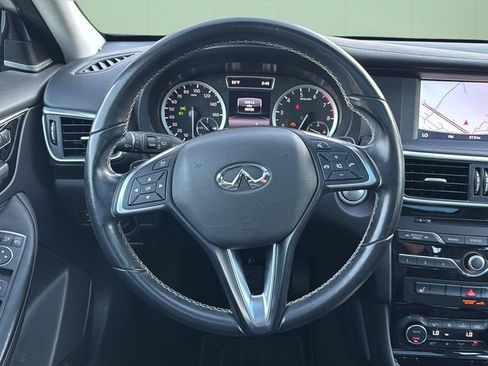 Used 2017 INFINITI QX30 Premium w/ Navigation Package image 26