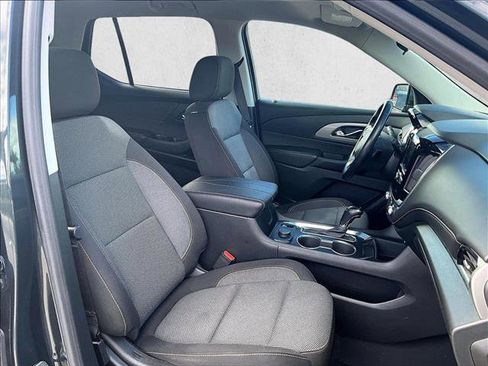Used 2020 Chevrolet Traverse LT image 9