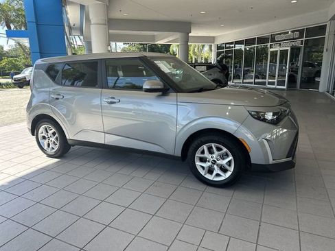 Used 2024 Kia Soul LX w/ Option Group 015 FWD image 21
