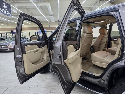 Used 2013 GMC Yukon Denali RWD image 16