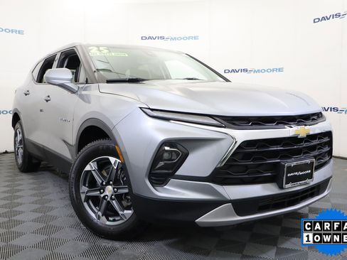 Used 2025 Chevrolet Blazer LT image 2