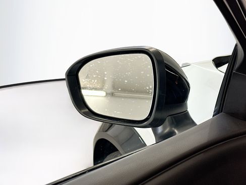 Used 2024 Nissan Ariya AWD image 16