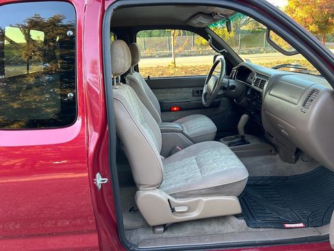 Used 2000 Toyota Tacoma PreRunner image 27
