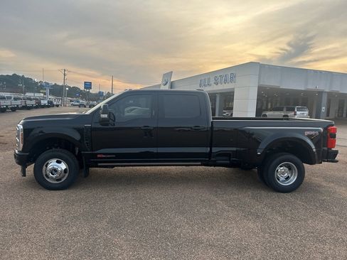 New 2026 Ford F350 Platinum image 2