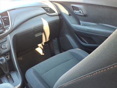 Used 2018 Chevrolet Trax LS image 15