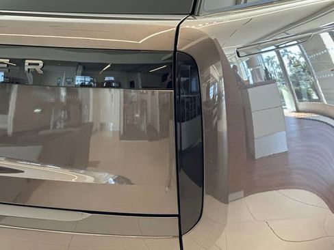 New 2026 Land Rover Range Rover Long Wheelbase SE AWD/4WD image 24