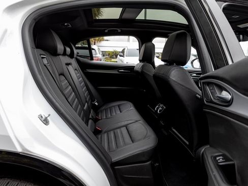 Used 2024 Alfa Romeo Stelvio Veloce image 32