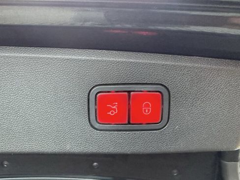 Used 2014 Mercedes-Benz E 350 Sedan image 9