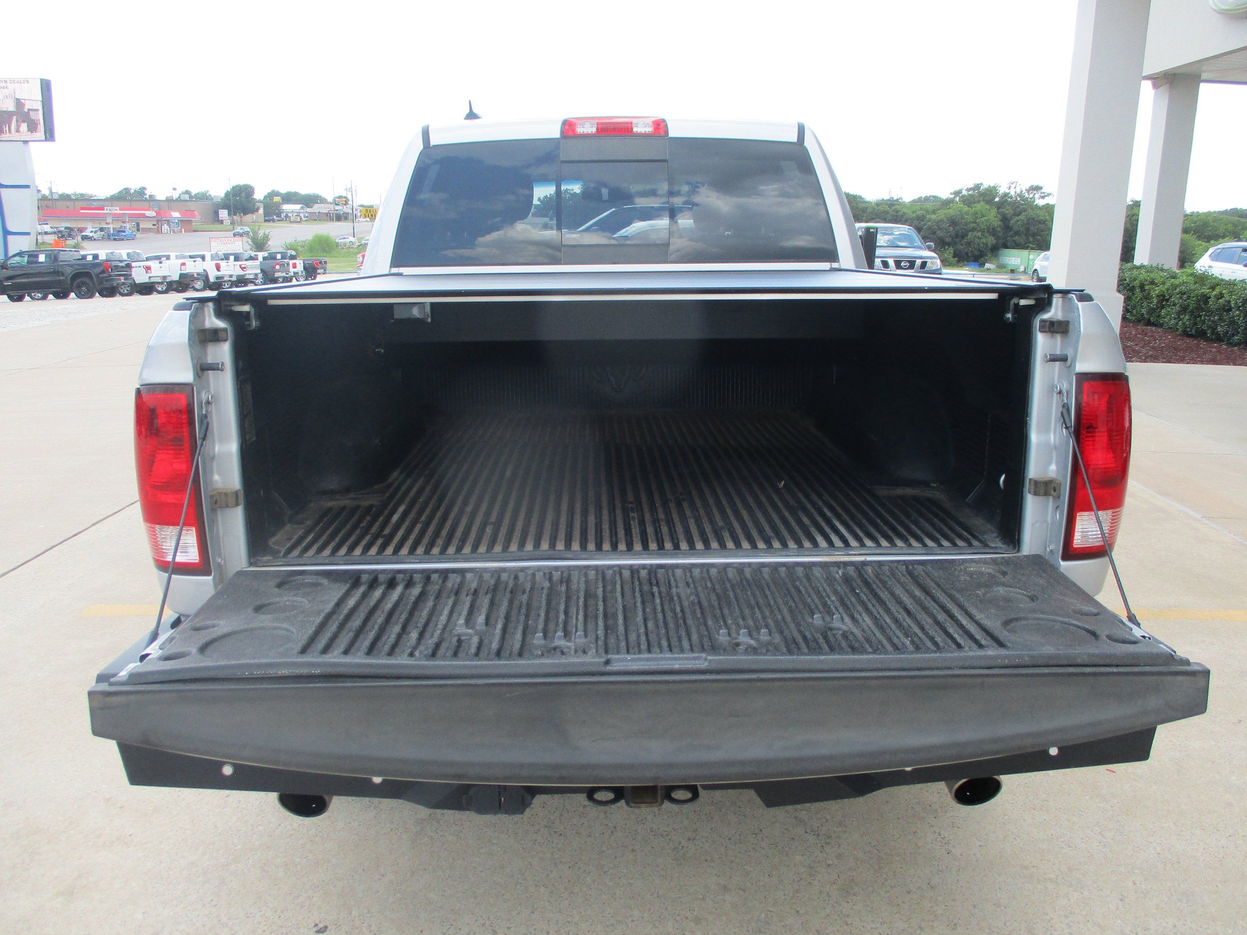 Used 2015 RAM 1500 Lone Star RWD image 7