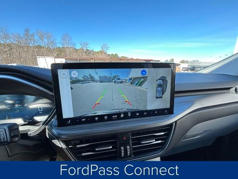 Used 2025 Ford Escape Platinum w/ Premium Technology Package image 37