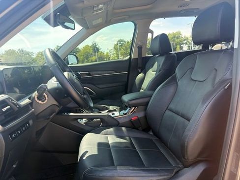 Used 2024 Kia Telluride EX w/ EX Captain's Chair Package AWD/4WD image 28