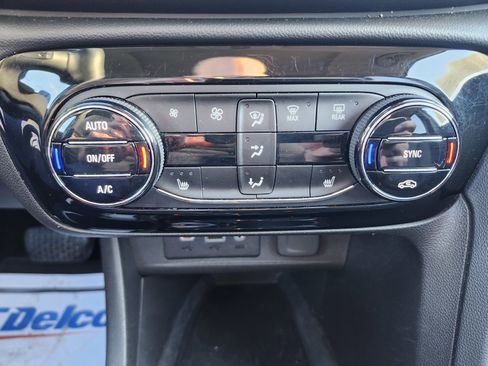 Used 2022 Buick Encore GX Essence w/ Experience Buick Package image 23