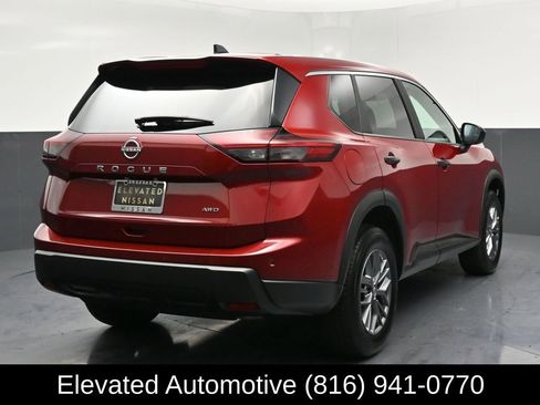 Used 2025 Nissan Rogue S AWD/4WD image 4