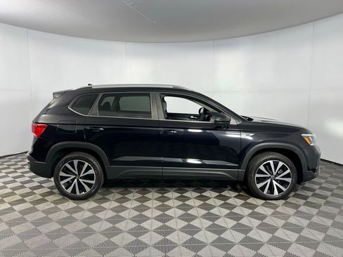 Used 2022 Volkswagen Taos SE image 6